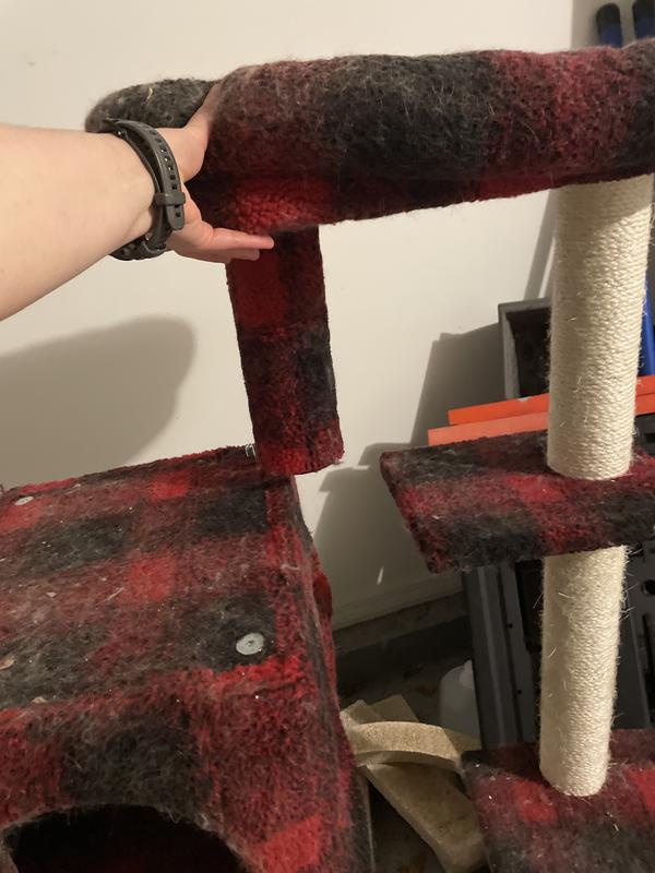 Rickety construction with inadequate internal support