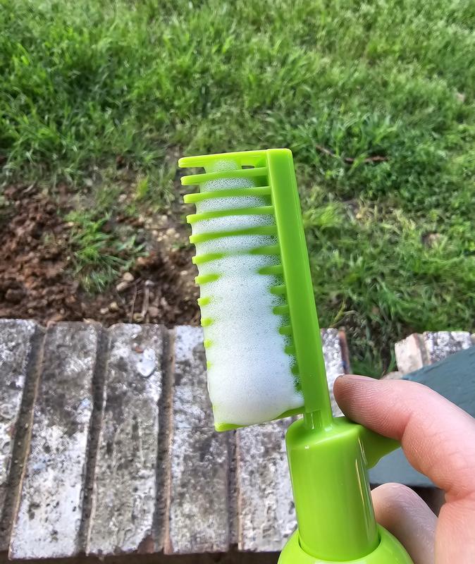 Foam comes out easily.