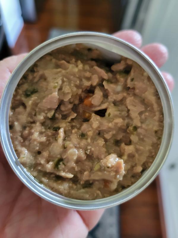 No artificial strong fishy smell, smells natural. And you can see veggies.