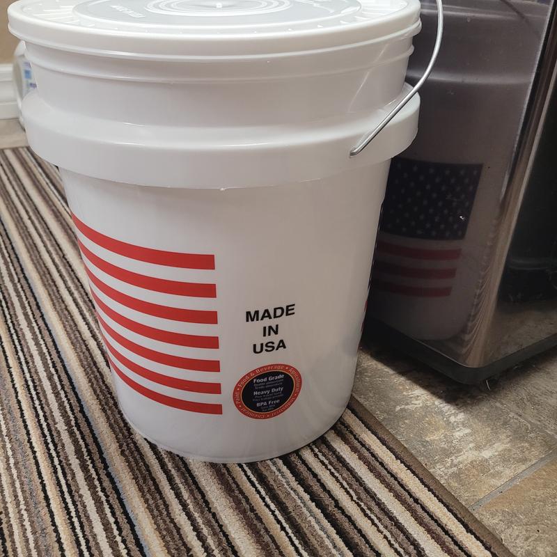 5 Gallon Bucket Heavy Duty Plastic Bucket, Comfortable Handle, Perfect For On Th