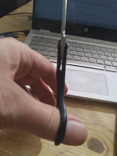 Doesn't fit my left hand at all