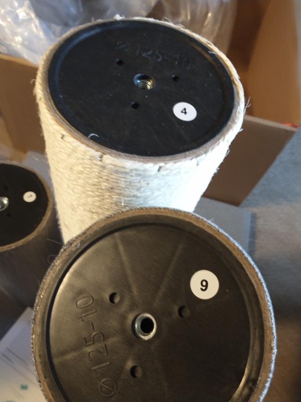 The center pole pieces are labeled