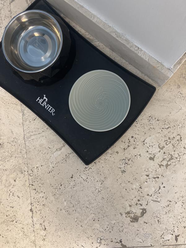 Wobbly, slow eating fun!