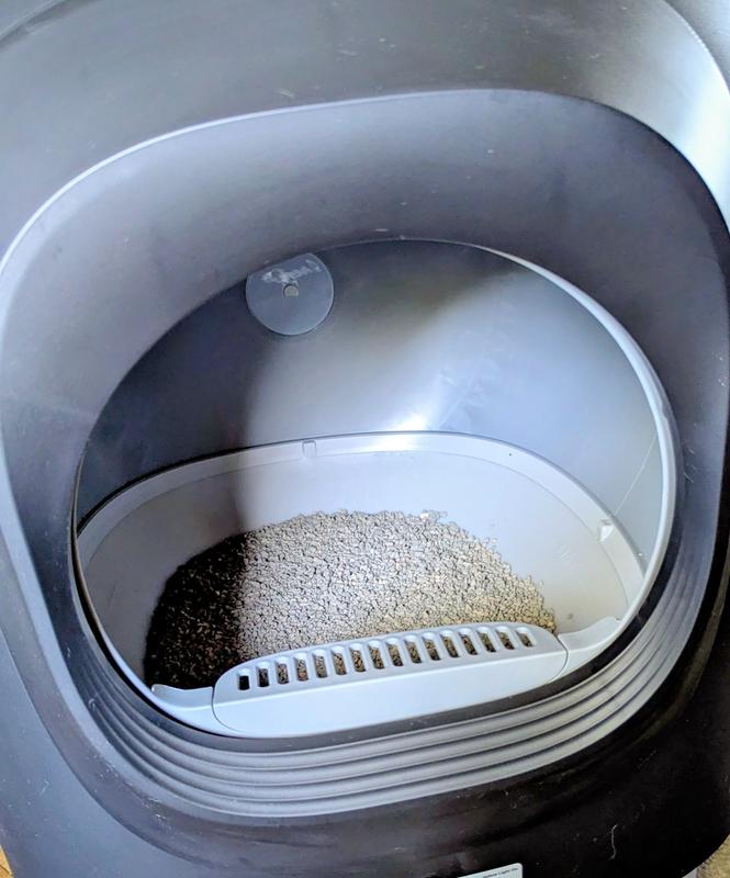 Evens out the litter for next time