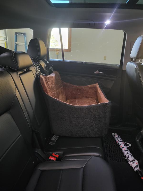 Places in the 2nd row of a VW SUV