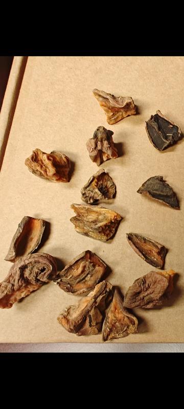 These used to come in nice orange chunks.  Now they are pieces or curled up skin and some are black.