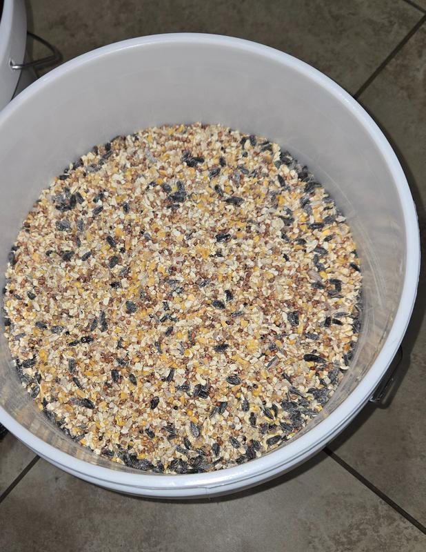 20 lb bag of bird seed