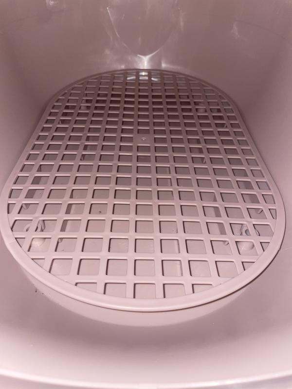 The mesh insert instead of a comfortable mat.