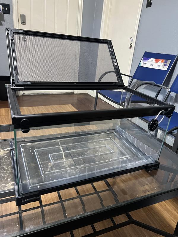 Mesh top open for access.