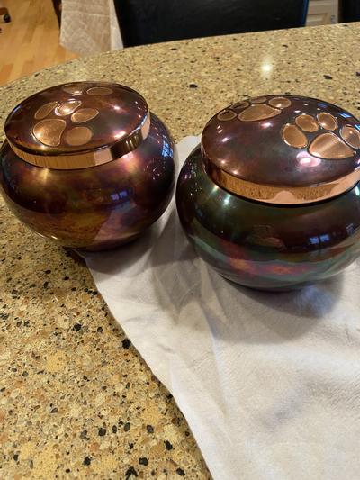 Urns for color variation...both beautiful!