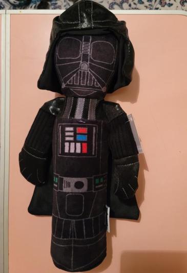 STAR WARS Brinquedo de pelúcia Darth Vader de 22,86 cm, 22,86 cm Vader  Squeaker Pet Toy, Brinquedo Star Wars para cães Darth Vader bicho de  pelúcia 23 cm, Brinquedo Diog, FF19182