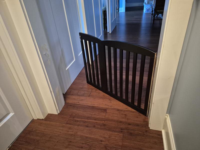 Easy swing out opening.