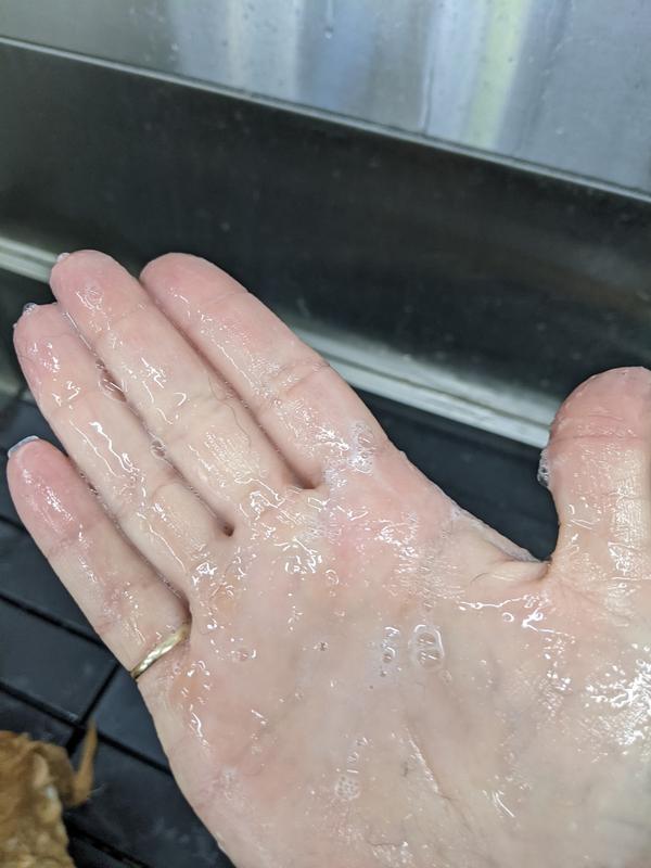 Clear but creamy textured shampoo