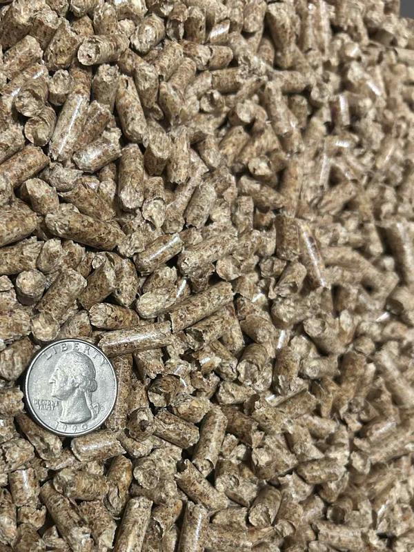 Size reference of pine pellets