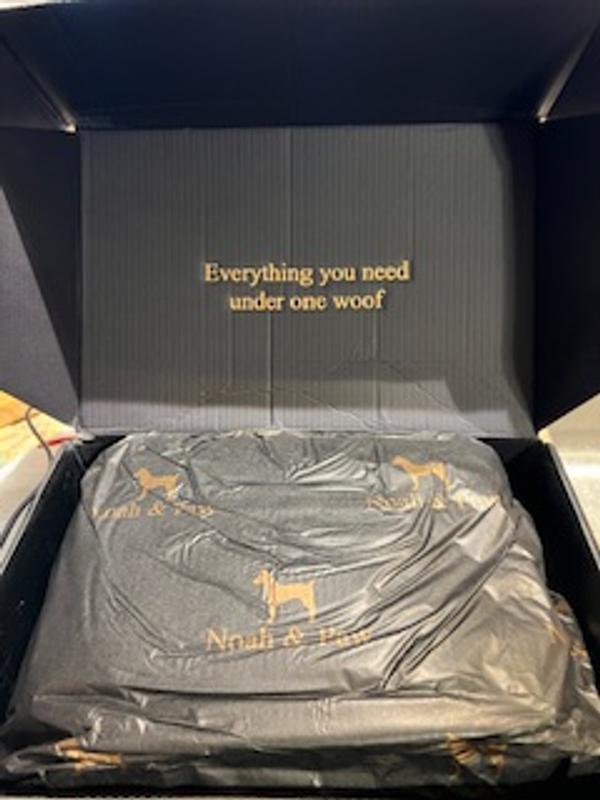 Another photo of the packaging, this from the interior.