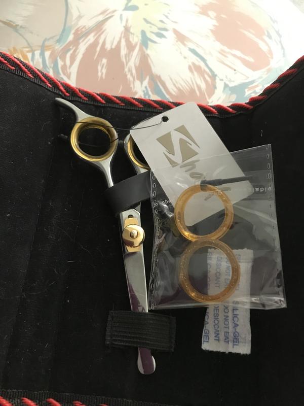 Great looking scissors it does not work for me