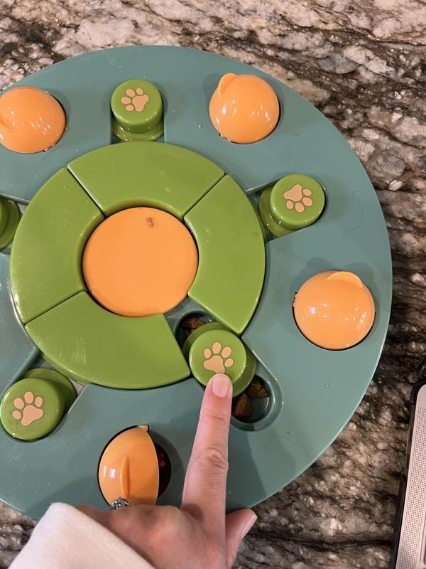 Green slider pieces can’t fully slide over to reveal the underlying treats.