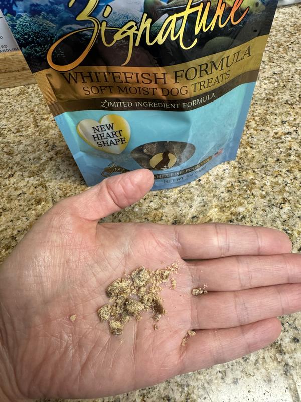 Crumbles into pieces when trying to hide a small pill