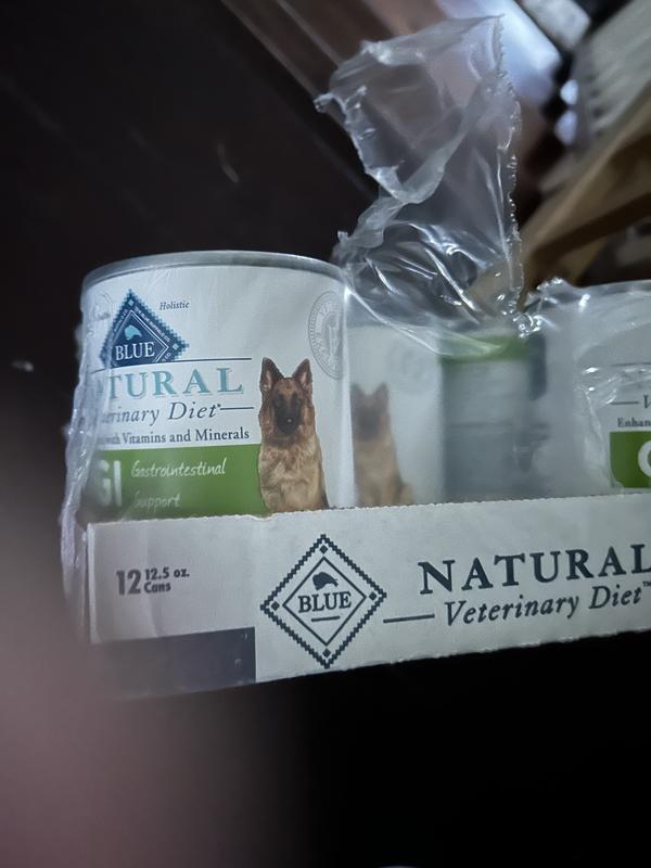 A case lasts a few mths for 1 dog if adding with dry food.