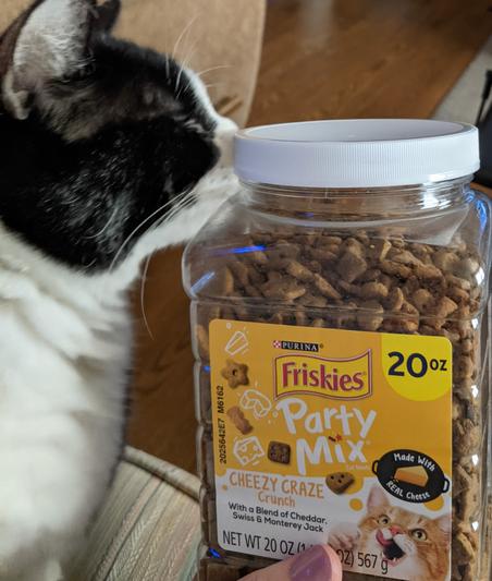 Friskies party shop mix cheezy craze