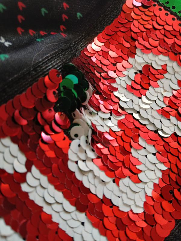 Red to green sequins
