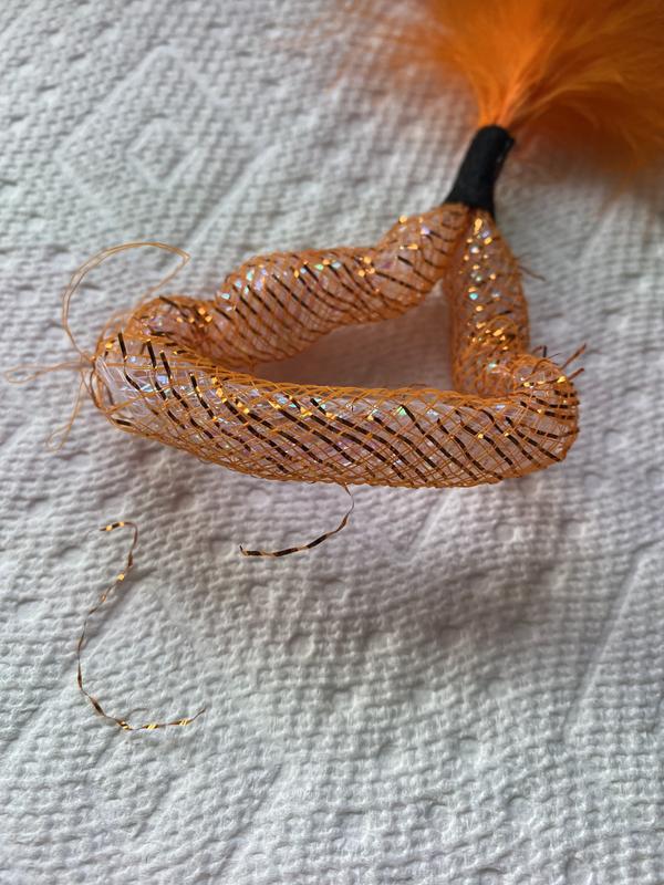 Metallic fibers starting to fray