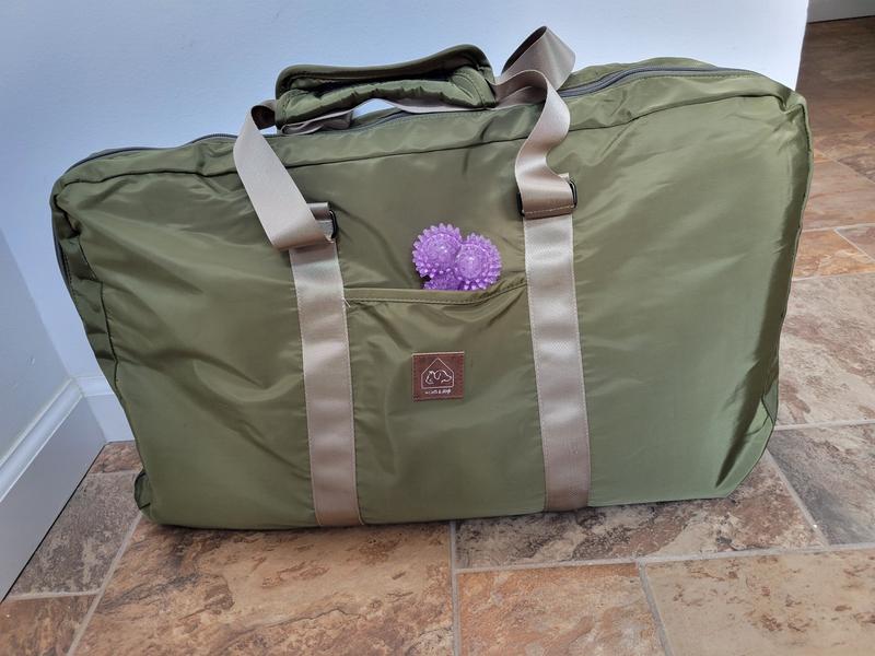 It even has a handy pocket.