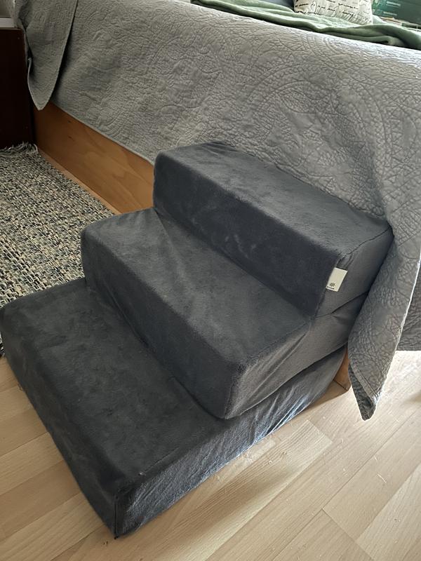 Sits at the side/end of our bed perfectly.