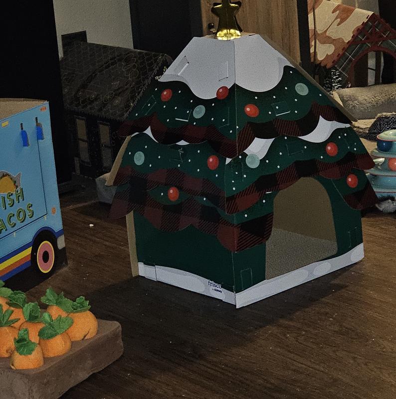 Nice, cat safe Christmas tree. 😂