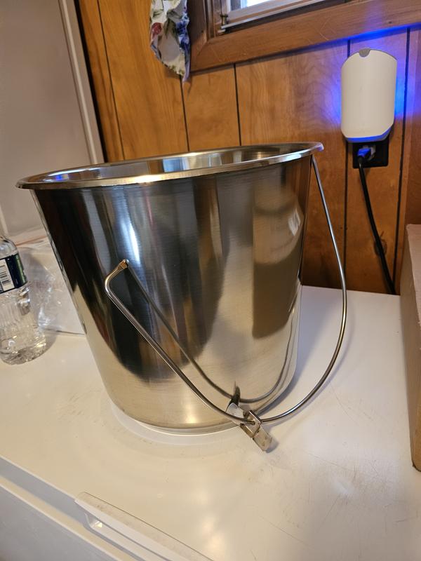 Broken handle bucket