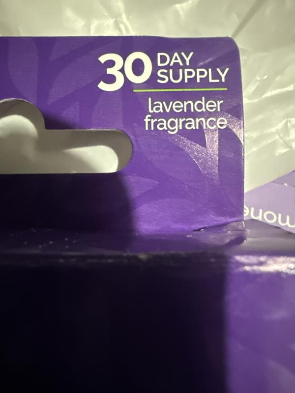 The only place that the fragrance is identified in the product description is by zooming into the photo and looking at the box.