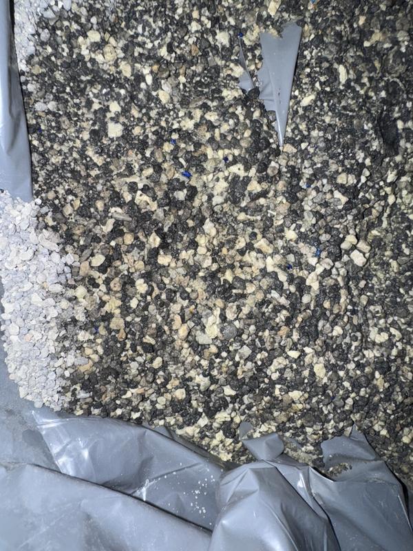 Literal gravel. No clumping. Tracks. So bizarre. No clue why the formula would switch to something so.... useless