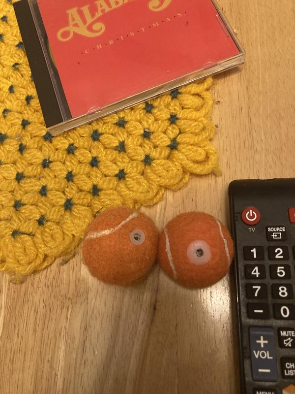 Squeak holder is bigger.