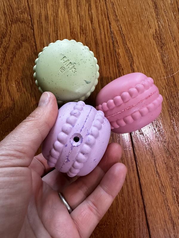 Very recessed squeaker