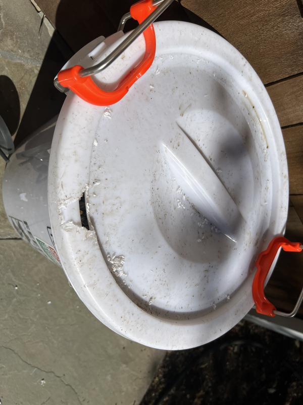 Tuff Stuff Products HD Feed & Seed Storage with Lid Stainless Lock Handle Pat Pend Farm Animal Feeder