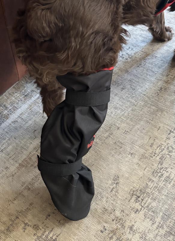 Medipaw boot over cast and bandage