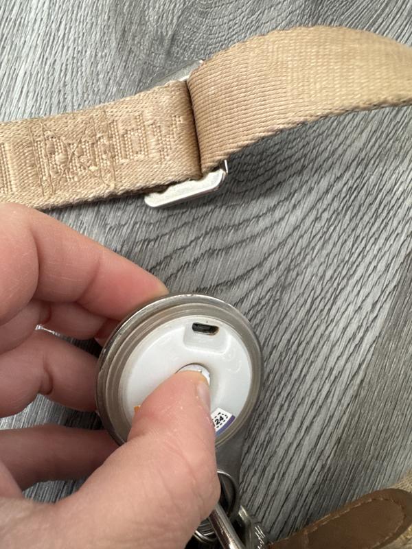 When I unplug it after a full day of charging, the light doesn't turn on