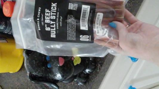 In a ziploc bag, and says they're good until 4/17/2019!