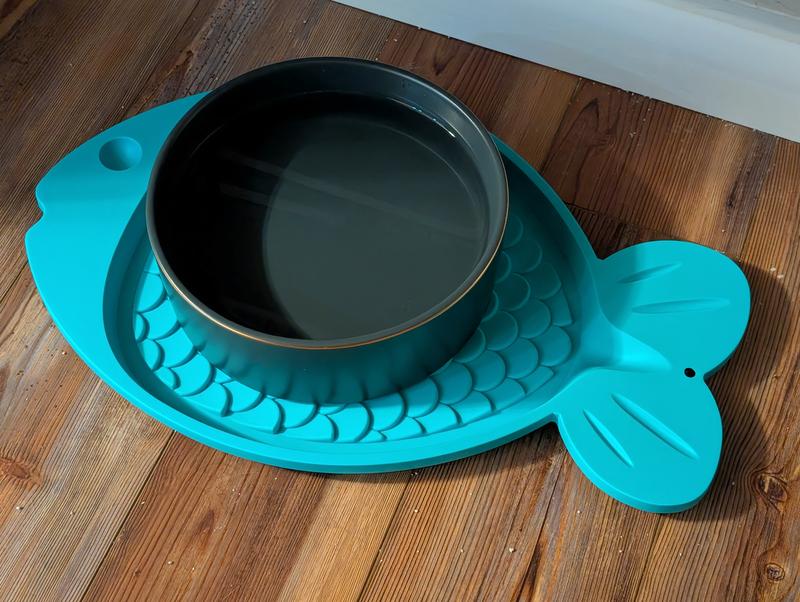 Mat with water bowl