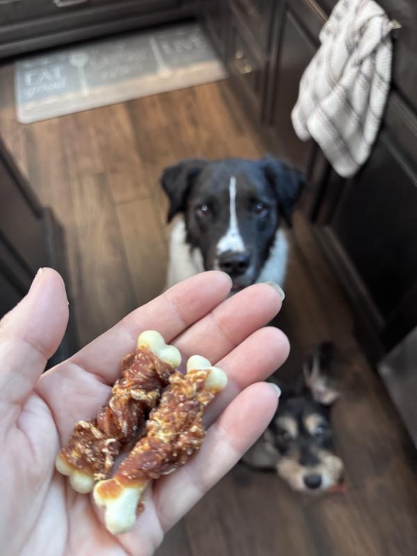 To show the bone size in my hands of the chicken wrapped calcium bones