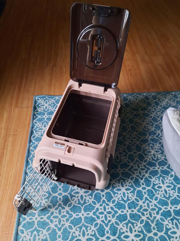 Love the top lid to load our cat!