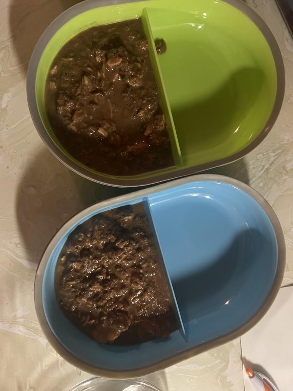 Each bowl contains about a can of food.