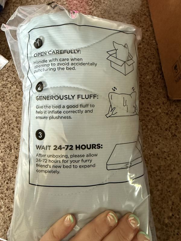 The package is misleading as it says it is a bed that will expand, but it doesn’t. It is just a thin blanket.