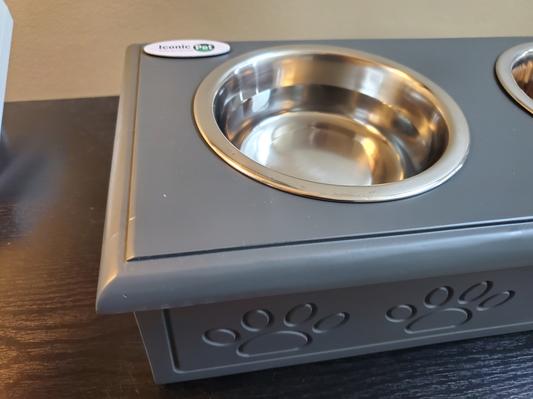 raised metal logo catches dog tags