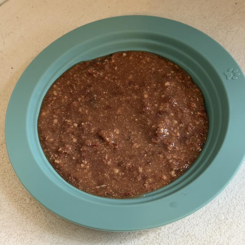 Soulistic salmon dinner in gravy