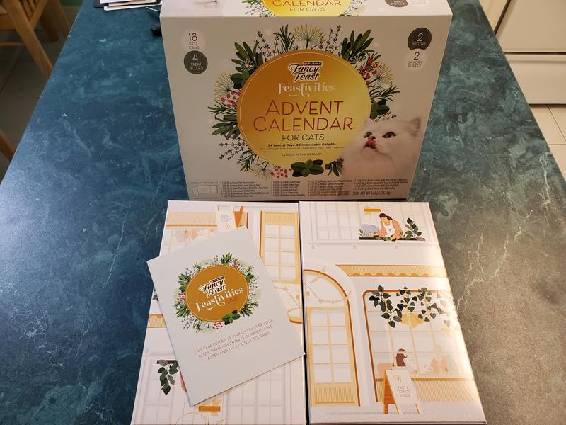 FANCY FEAST Feastivities Advent Calendar Gourmet Wet Cat Food 3