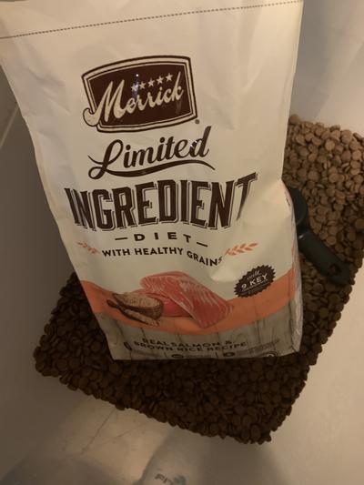 Merrick limited ingredient hotsell diet salmon and chickpeas