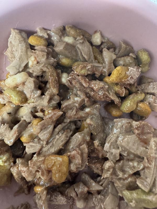 Mixes well with cat food