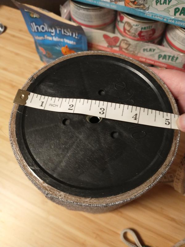 Diameter of the center pole pieces - 5"