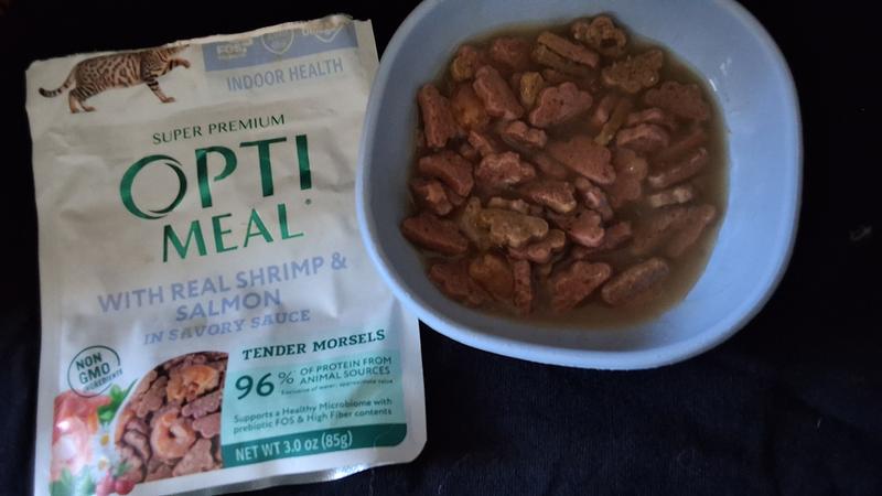 Shrimp & Salmon Optimeal gets 4 paws up!